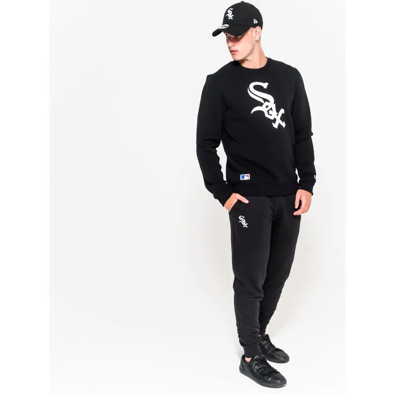 hosen-lange-hose-schwarz-track-pant-der-chicago-white-sox-mlb-von-new-era hosen-lange-hose-schwarz-track-pant-der-chicago-white-sox-mlb-von-new-era