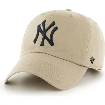 47 Brand Curved Brim Mit Schwarzem Logo New York Yankees MLB Clean Up Cap beige