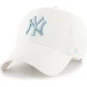 mutzen-gebogen-weiss-verstellbares-band-der-new-york-yankees-mlb-von-47-brand