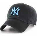 schwarze-gebogene-kappe-mit-blauem-new-york-yankees-logo-mlb-clean-up-von-47-brand
