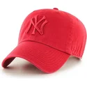 casquette-courbee-rouge-avec-logo-rouge-new-york-yankees-mlb-clean-up-47-brand