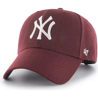 Vinröd kurvad keps med vit logotyp snapback av New York Yankees MLB MVP från 47 Brand