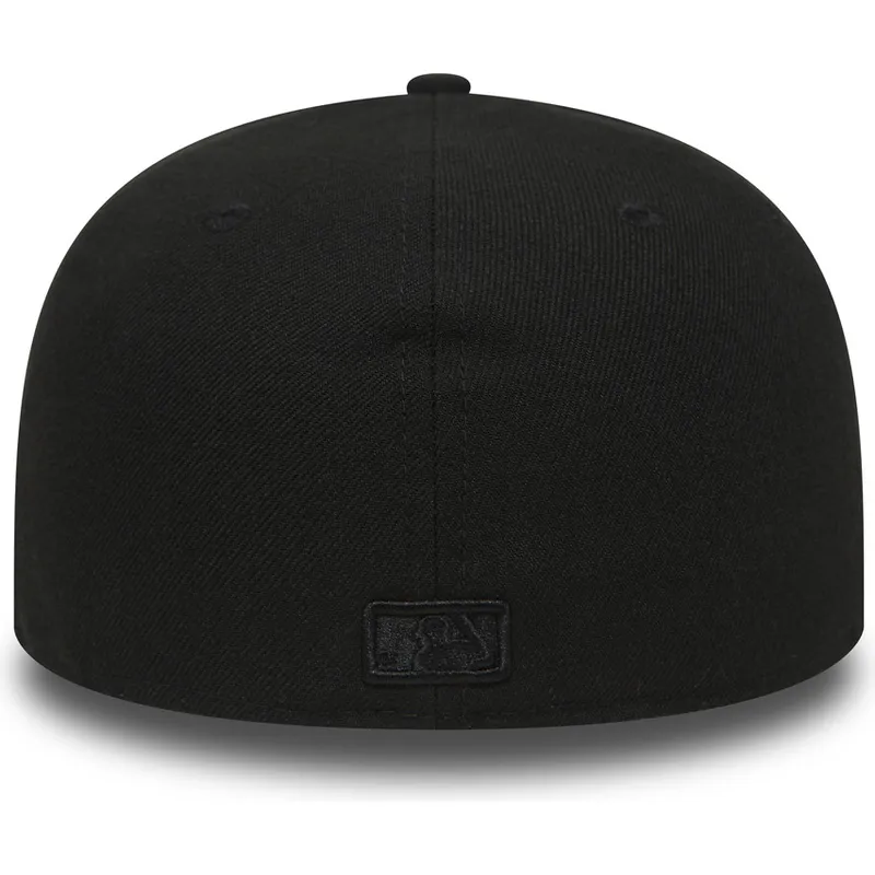 svart-platt-keps-justerad-59fifty-black-on-black-fran-new-york-yankees-mlb-av-new-era