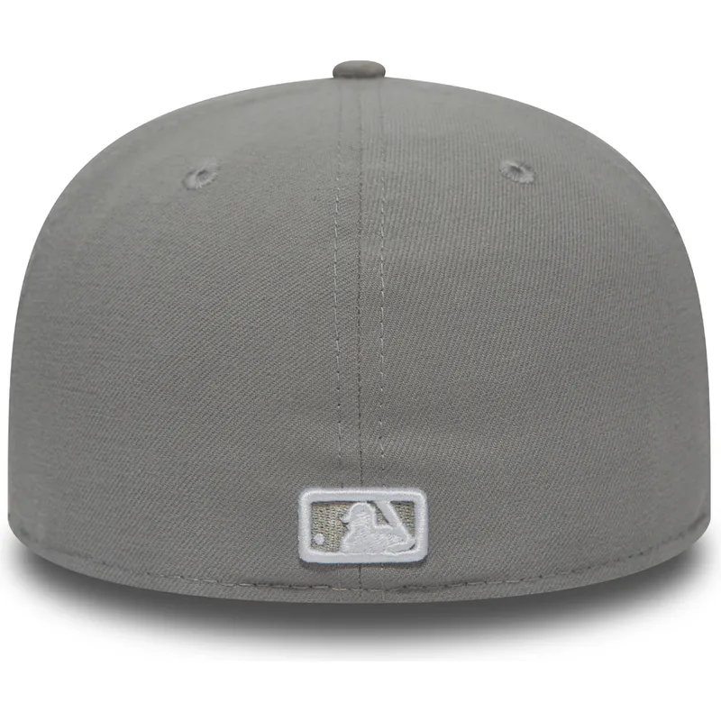 mutzen-flach-grau-angepasst-59fifty-essential-der-new-york-yankees-mlb-von-new-era mutzen-flach-grau-angepasst-59fifty-essential-der-new-york-yankees-mlb-von-new-era