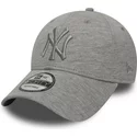 casquette-courbee-grise-ajustable-avec-logo-grise-new-york-yankees-mlb-9forty-essential-new-era