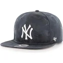 new-york-yankees-mlb-captain-jigsaw-snapback-cap-in-marineblauem-tarnmuster-von-47-brand
