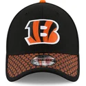 schwarze-und-orangefarbene-39thirty-sideline-stretch-fit-kappe-der-cincinnati-bengals-nfl-von-new-era