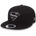 mutzen-flach-schwarz-snapback-fur-kinder-9fifty-reflect-der-superman-warner-bros-von-new-era