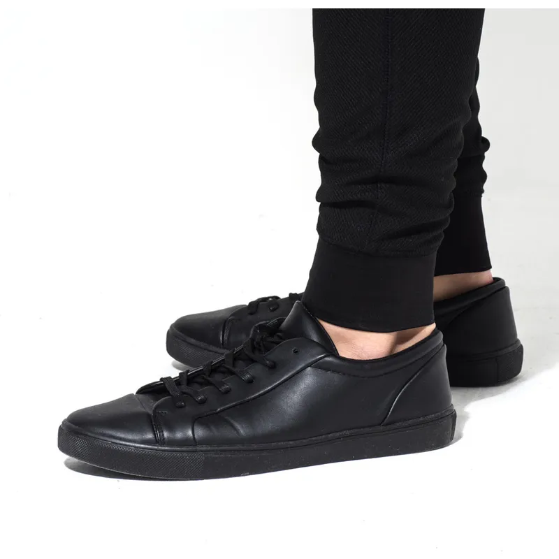 hosen-lange-hose-schwarz-jogger-stealth-der-new-york-yankees-mlb-von-new-era hosen-lange-hose-schwarz-jogger-stealth-der-new-york-yankees-mlb-von-new-era