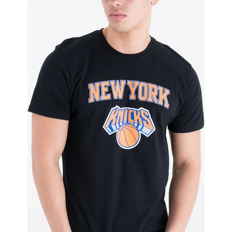 t-shirt-kurzarm-schwarz-der-new-york-knicks-nba-von-new-era