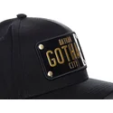 schwarze-curved-snapback-cap-mit-batman-gotham-city-plakette-batp4-dc-comics-von-capslab