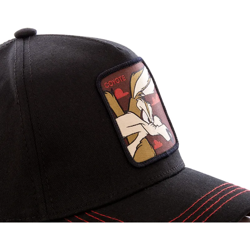 mutzen-gebogen-schwarz-snapback-kojote-looney-tunes-von-capslab