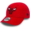 mutzen-gebogen-rot-verstellbares-band-fur-kinder-9forty-essential-der-chicago-bulls-nba-von-new-era