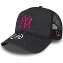 mutzen-gebogen-grau-snapback-9forty-essential-jersey-der-new-york-yankees-mlb-von-new-era