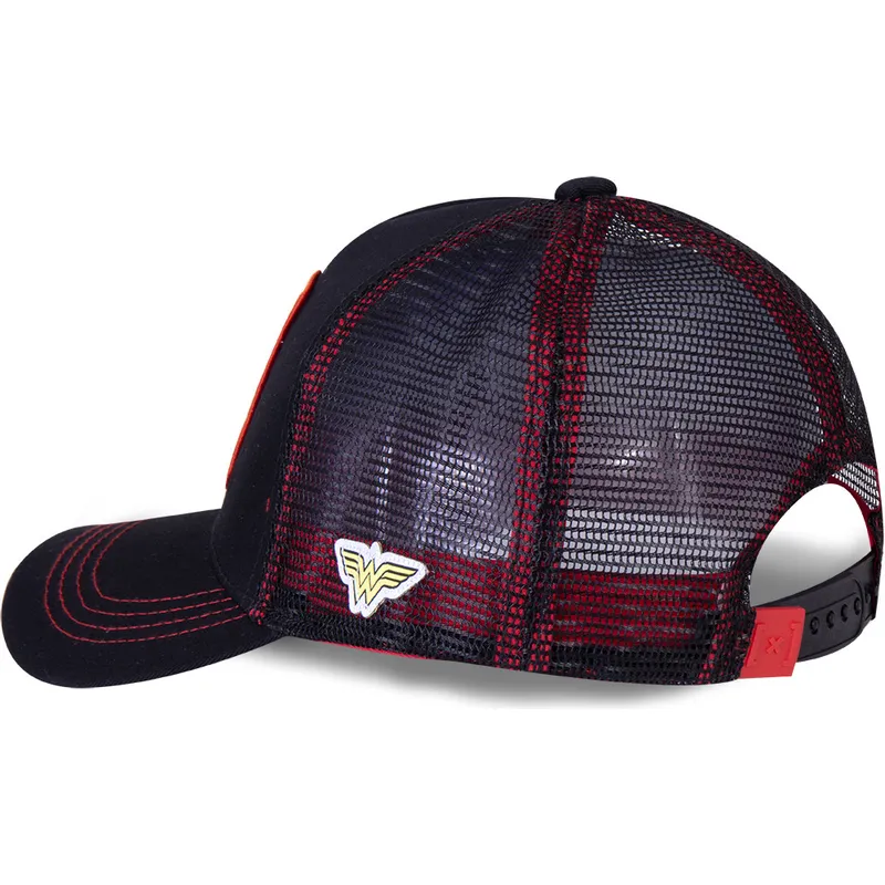 mutzen-gebogen-schwarz-snapback-wonder-woman-dc-comics-von-capslab mutzen-gebogen-schwarz-snapback-wonder-woman-dc-comics-von-capslab