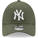 casquette-courbee-verte-ajustable-9forty-league-essential-new-york-yankees-mlb-new-era
