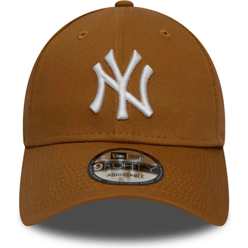 mutzen-gebogen-braun-verstellbares-band-trigo-9forty-league-essential-der-new-york-yankees-mlb-von-new-era