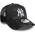 new-era-mlb-new-york-yankees-essential-camo-a-frame-schwarze-tarntrucker-kappe-mit-weissem-logo