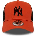 new-era-black-logo-league-essential-a-frame-new-york-yankees-mlb-red-trucker-hat