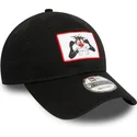 schwarze-verstellbare-9twenty-kappe-mit-gebogenem-schirm-silvester-looney-tunes-von-new-era