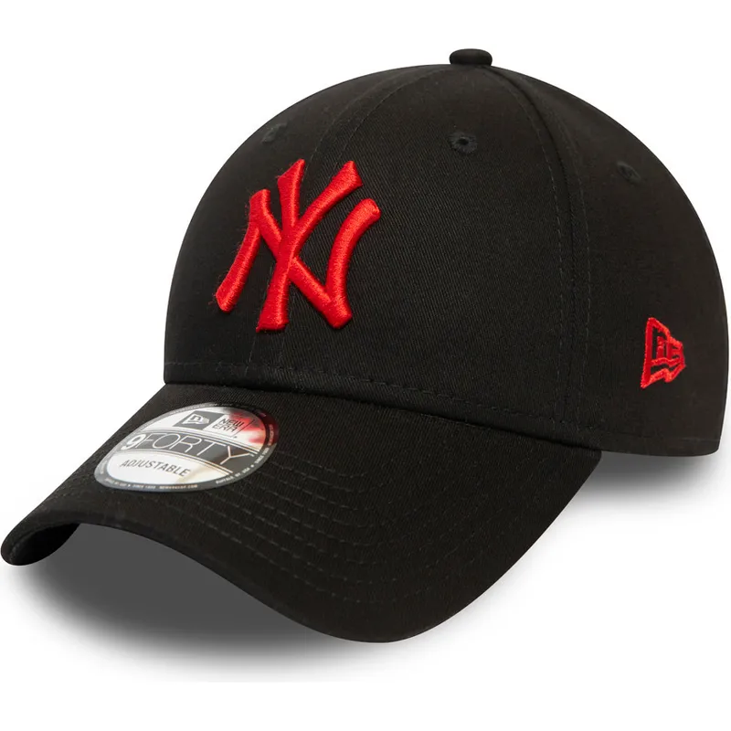 czarna-regulowana-czapka-z-zakrzywionym-daszkiem-z-czerwonym-logo-9forty-league-essential-new-york-yankees-mlb-new-era