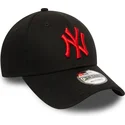 czarna-regulowana-czapka-z-zakrzywionym-daszkiem-z-czerwonym-logo-9forty-league-essential-new-york-yankees-mlb-new-era