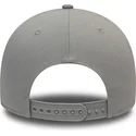 graue-snapback-kappe-mit-gebogenem-schirm-9forty-repreve-pop-logo-der-boston-red-sox-mlb-von-new-era