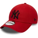 mutzen-gebogen-rot-verstellbares-band-negro-9forty-league-essential-der-new-york-yankees-mlb-von-new-era
