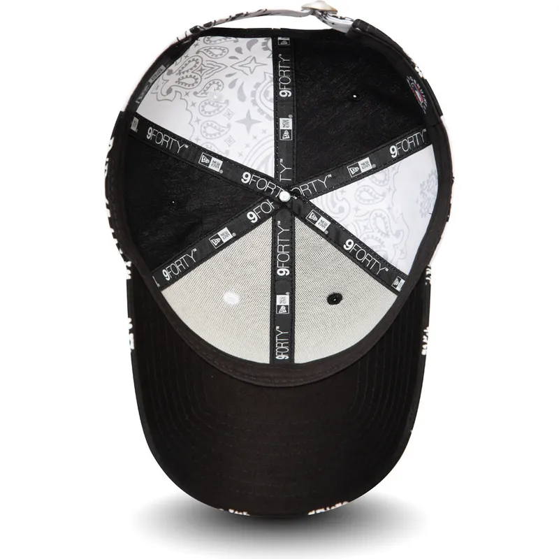 mutzen-gebogen-schwarz-verstellbares-band-9forty-paisley-print-der-new-york-yankees-mlb-von-new-era mutzen-gebogen-schwarz-verstellbares-band-9forty-paisley-print-der-new-york-yankees-mlb-von-new-era