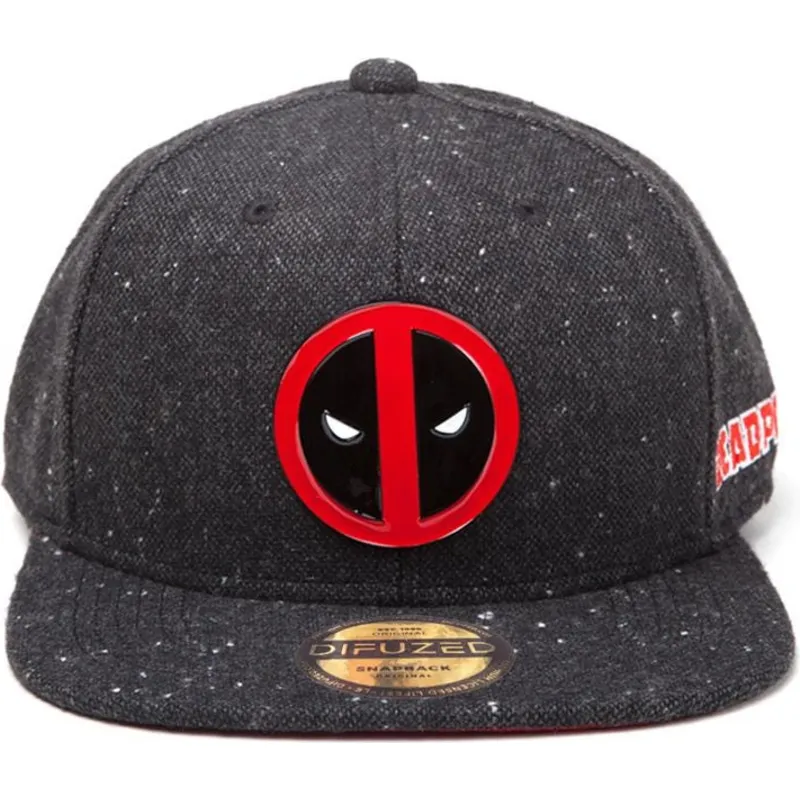schwarze-snapback-cap-mit-flachem-schirm-deadpool-metallabzeichen-logo-marvel-comics-von-difuzed