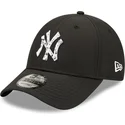 mutzen-gebogen-schwarz-verstellbares-band-9forty-sports-clip-der-new-york-yankees-mlb-von-new-era