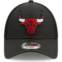 schwarze-9forty-team-arch-trucker-cap-der-chicago-bulls-nba-von-new-era