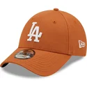 verstellbare-braune-curved-cap-9forty-league-essential-der-los-angeles-dodgers-mlb-von-new-era