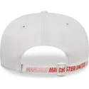 weisse-verstellbare-kappe-mit-gebogenem-schirm-und-rotem-logo-9fifty-von-manchester-united-football-club-premier-league-von-new-