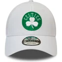 mutzen-gebogen-weiss-verstellbares-band-9forty-shadow-tech-der-boston-celtics-nba-von-new-era
