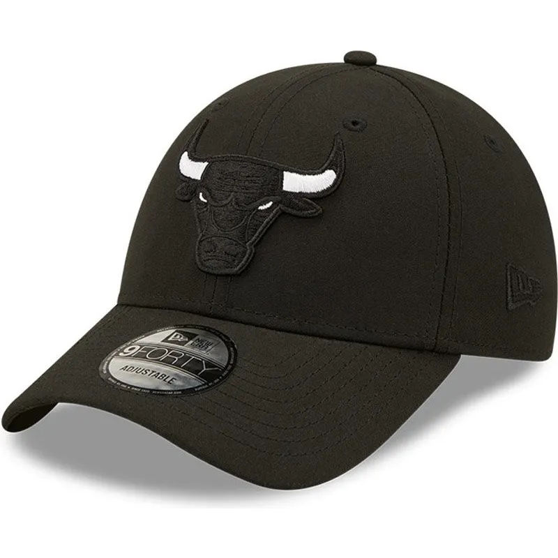 mutzen-gebogen-schwarz-snapback-9forty-black-base-der-chicago-bulls-nba-von-new-era
