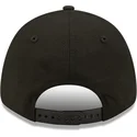 mutzen-gebogen-schwarz-snapback-9forty-black-base-der-chicago-bulls-nba-von-new-era