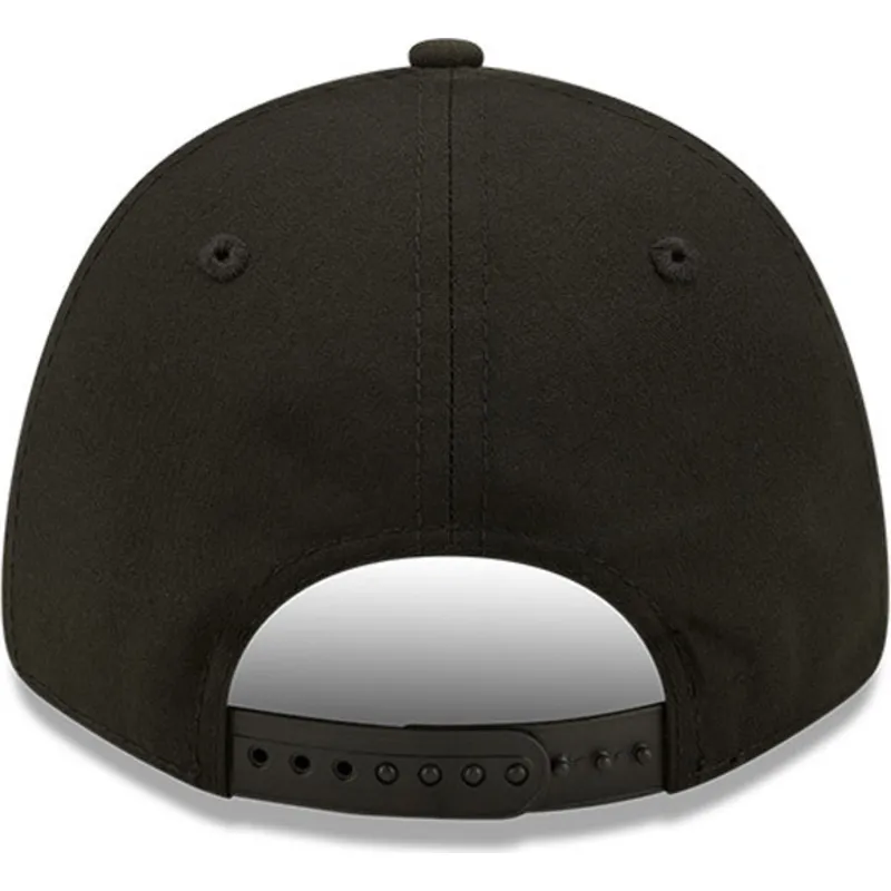 mutzen-gebogen-schwarz-snapback-9forty-black-base-der-chicago-bulls-nba-von-new-era