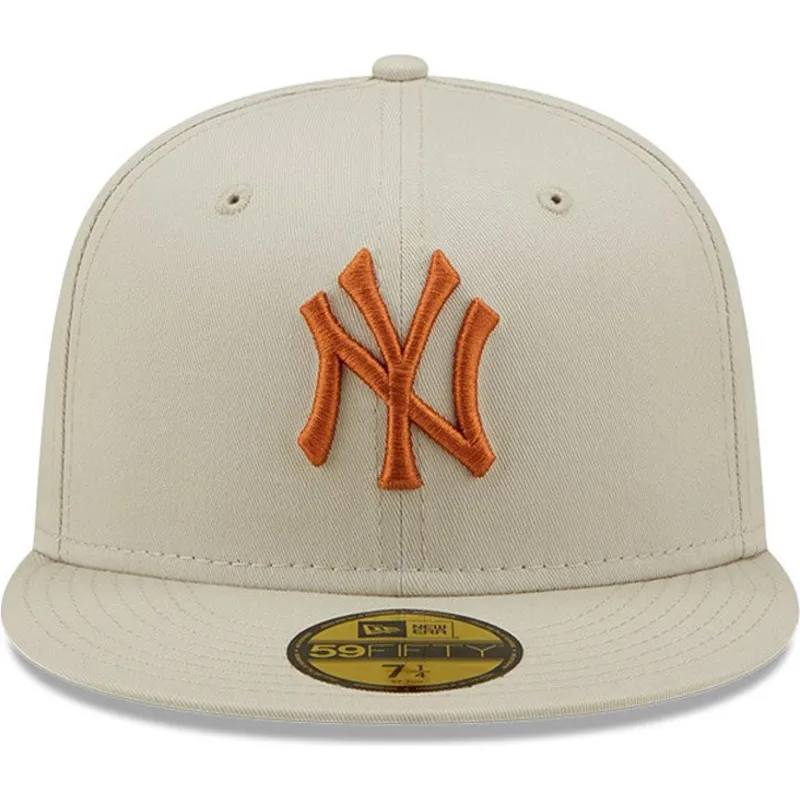 mutzen-flach-grau-angepasst-marron-59fifty-league-essential-der-new-york-yankees-mlb-von-new-era