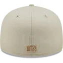 mutzen-flach-grau-angepasst-marron-59fifty-league-essential-der-new-york-yankees-mlb-von-new-era