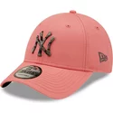 casquette-courbee-rose-ajustable-9forty-camo-infill-new-york-yankees-mlb-new-era