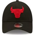 casquette-courbee-noire-ajustable-avec-logo-rouge-9forty-neon-pack-chicago-bulls-nba-new-era