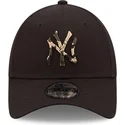 mutzen-gebogen-schwarz-verstellbares-band-marron-9forty-camo-infill-der-new-york-yankees-mlb-von-new-era