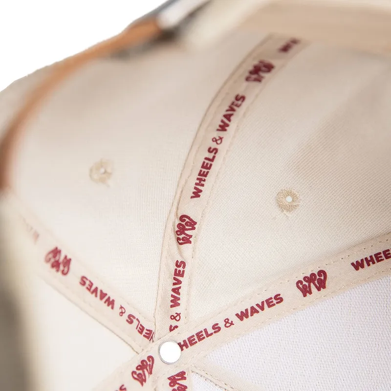beige-verstellbare-curved-cap-enjoy-ww20-von-wheels-and-waves
