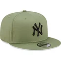 mutzen-flach-grun-snapback-negro-9fifty-league-essential-der-new-york-yankees-mlb-von-new-era