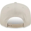 beige-flache-snapback-kappe-mit-orangefarbenem-logo-9fifty-league-essential-der-new-york-yankees-mlb-von-new-era