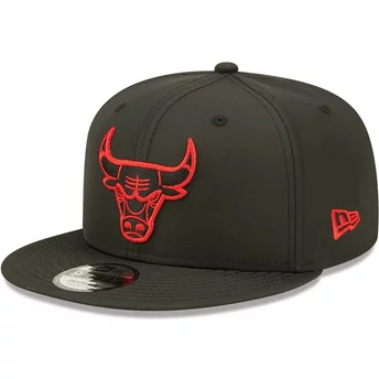 casquette-plate-noire-snapback-avec-logo-rouge-9fifty-neon-pack-chicago-bulls-nba-new-era