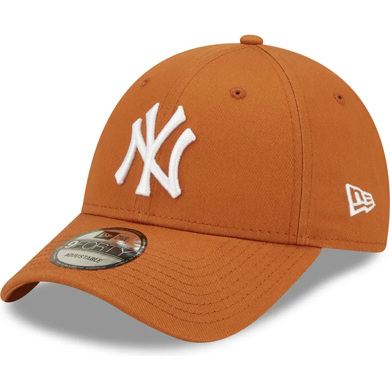 mutzen-gebogen-braun-verstellbares-band-9forty-league-essential-der-new-york-yankees-mlb-von-new-era