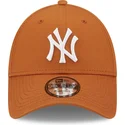 casquette-courbee-marron-ajustable-9forty-league-essential-new-york-yankees-mlb-new-era