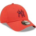 mutzen-gebogen-rot-verstellbares-band-9forty-seasonal-infill-der-new-york-yankees-mlb-von-new-era
